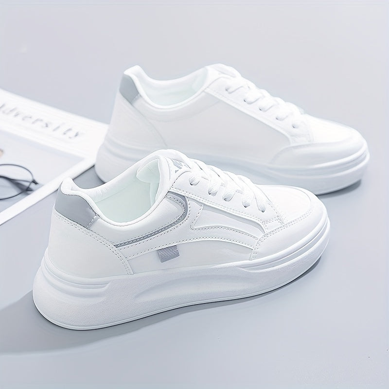Sneakers blanches chic au confort léger