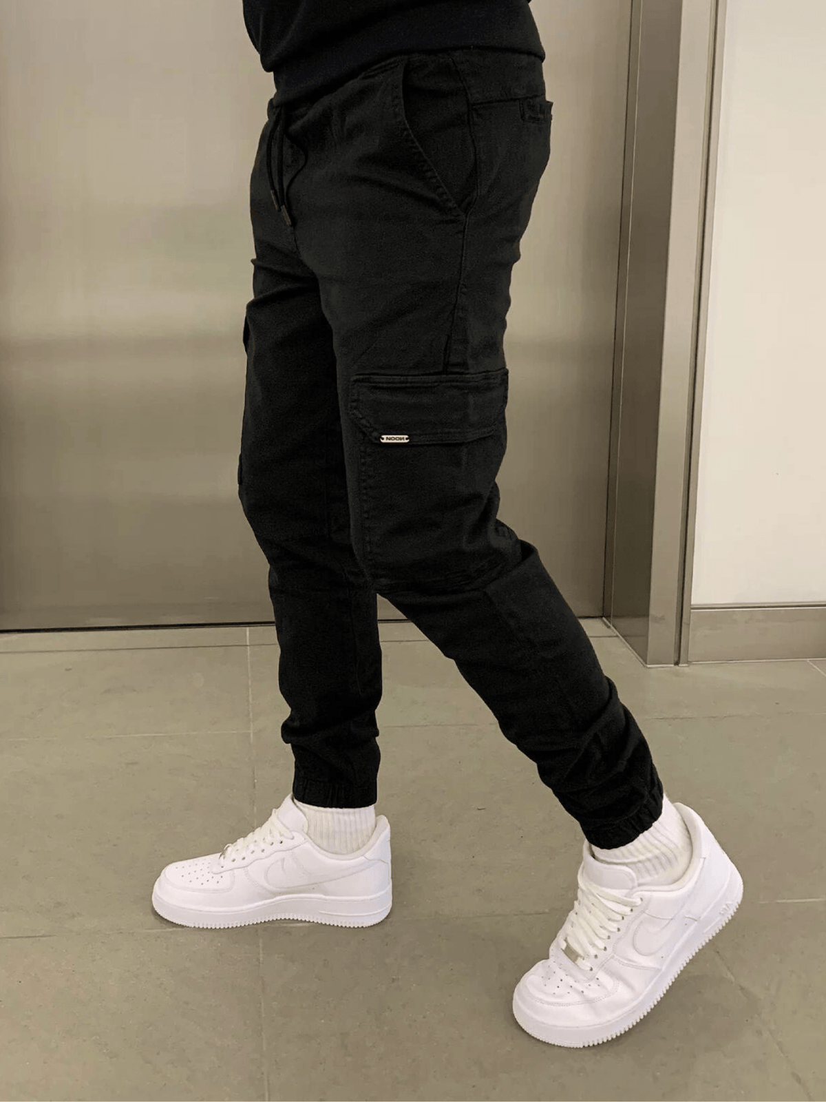 Jogging Cargo Élégant en Tissu Confortable et Chic