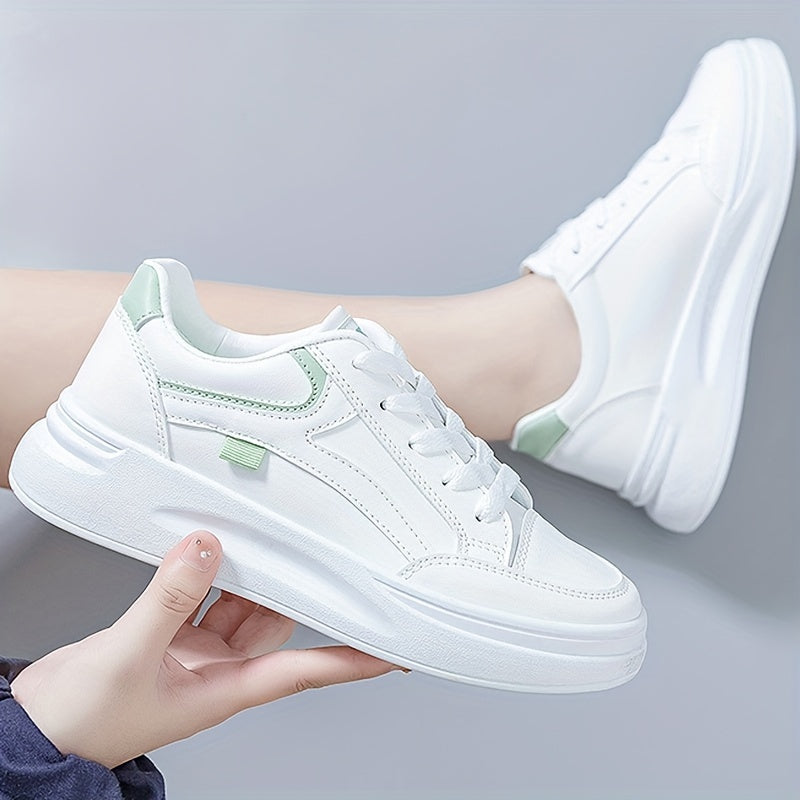 Sneakers blanches chic au confort léger