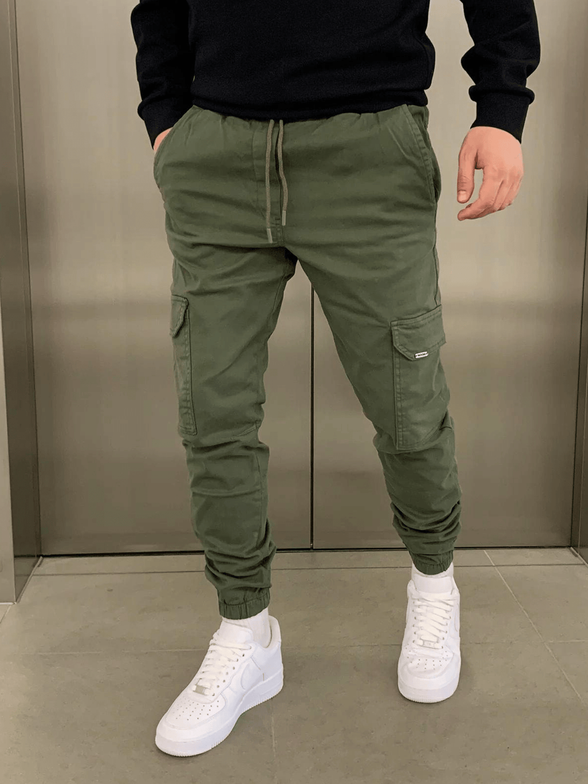Jogging Cargo Élégant en Tissu Confortable et Chic