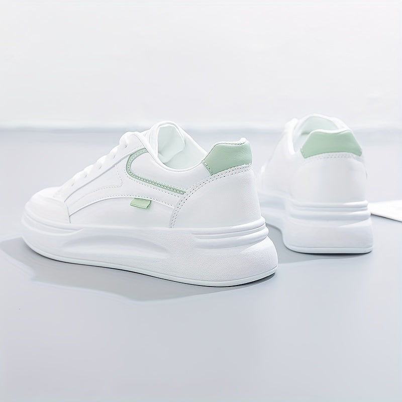 Sneakers blanches chic au confort léger