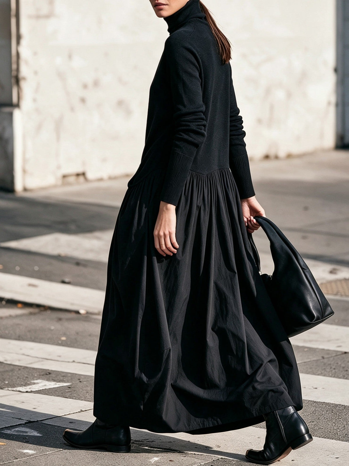 Odette | Robe Maxi Noire Oversize à Col Montant