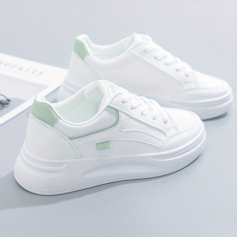 Sneakers blanches chic au confort léger